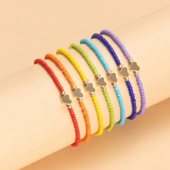 7pc Heart Beaded Bracelets - Picture 1 of 4
